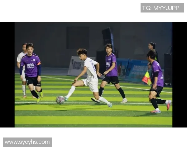 拉萨市足球比赛直播现场热情高涨球迷齐聚共享精彩瞬间